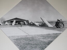 Égenjárók. A nagykanizsai ejtőernyőzés története, fotó: Bakonyi Erzsébet