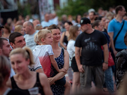 Fieszta Giro-módra az Erzsébet téren, fotó: Gergely Szilárd