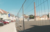Megtartották a 19-es udvar helyén kialakított parkoló szakmai átadását
