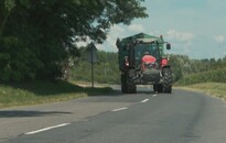 Egyre több mezőgazdasági vontatóval és lassú járművel találkozhatnak a közlekedők az utakon