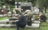 Hadisírokat tisztítottak a hétvégén a  Tripammer utcai temetőben