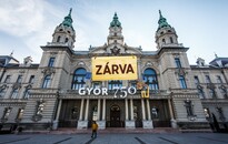 Ugytudjuk.hu: A győri polgármester bezárásra kényszerítette a városi intézményeket, majd mosta kezeit