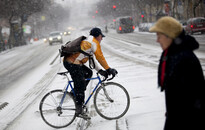 Biciklisek: téli gumi, nagyobb követési távolság – javasolja a Jövő Mobilitása Szövetség