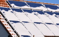 Napfény a jégen – Vannak-e kockázatai a napelemeknek télen?