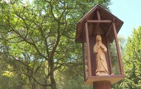 Mária szobrot állítottak Kistolmácson, keresztet újítottak fel Lasztonyán