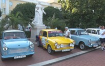 A keleti blokk legendás autói is megjelentek a főtéren 