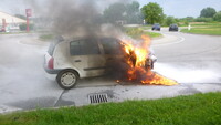 Kiégett egy autó Nagykanizsán, fotó: Kálovics Tibor