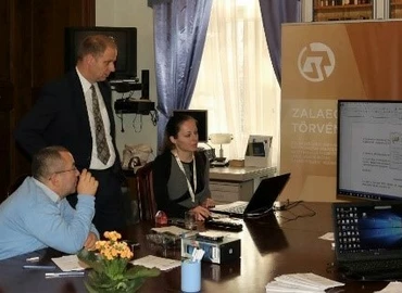 „Digitális Nyílt Nap” a Zalaegerszegi Törvényszéken: a „Robotzsaru” is bemutatkozott