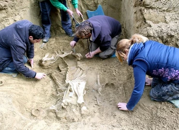 Avar kori lovas temetkezés leletanyagát mutatják be Zalaapátiban