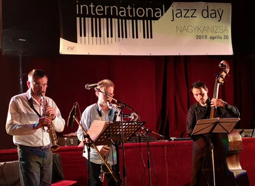 Teltházas koncert a Nemzetközi Jazz Napon