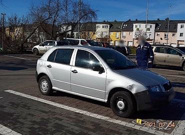 Beledurrantott egy parkoló Škodába, keresik a kanizsai rendőrök