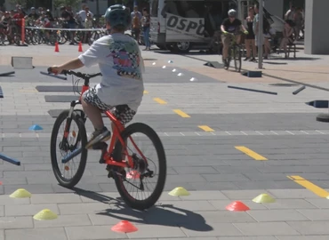 Kerékpáros programot rendeztek a Kanizsa Arénánál 