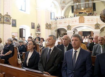 Vagyonosodási vizsgálatot kezdeményez a Párbeszéd négy fideszes politikus - köztük Cseresnyés Péter - ellen