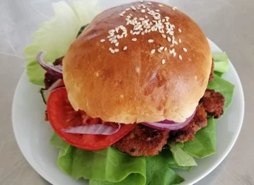 GasztroKanizsa: Jéghideg eperkrémleves és házi hamburger