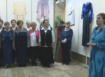 Báli ruhák bemutatásával jubilált a Honvéd Kaszinó Hölgyklubja 