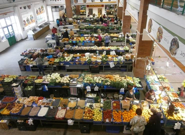 Az élelmiszerpiac elárusítóhelyeire lehet licitálni