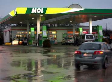 A Mol 100 literes tankolási limitet vezetett be