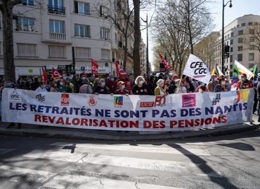 Bajban a francia nyugdíjrendszer, 64 évre emelik a korhatárt, 478 ezer forint lesz a minimumnyugdíj