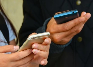 Üzenetküldő applikációkkal spórolnak a telefonszámlán a magyarok 