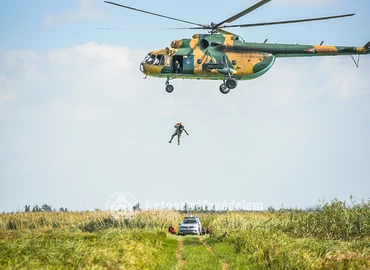 Országos gyakorlat a Kis-Balatonnál – Bajba jutott kisrepülőgépet mentettek a tűzoltók