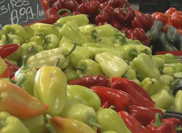 Már vásárolhatóak az őszi zöldségek és gyümölcsök a kanizsai piacokon 